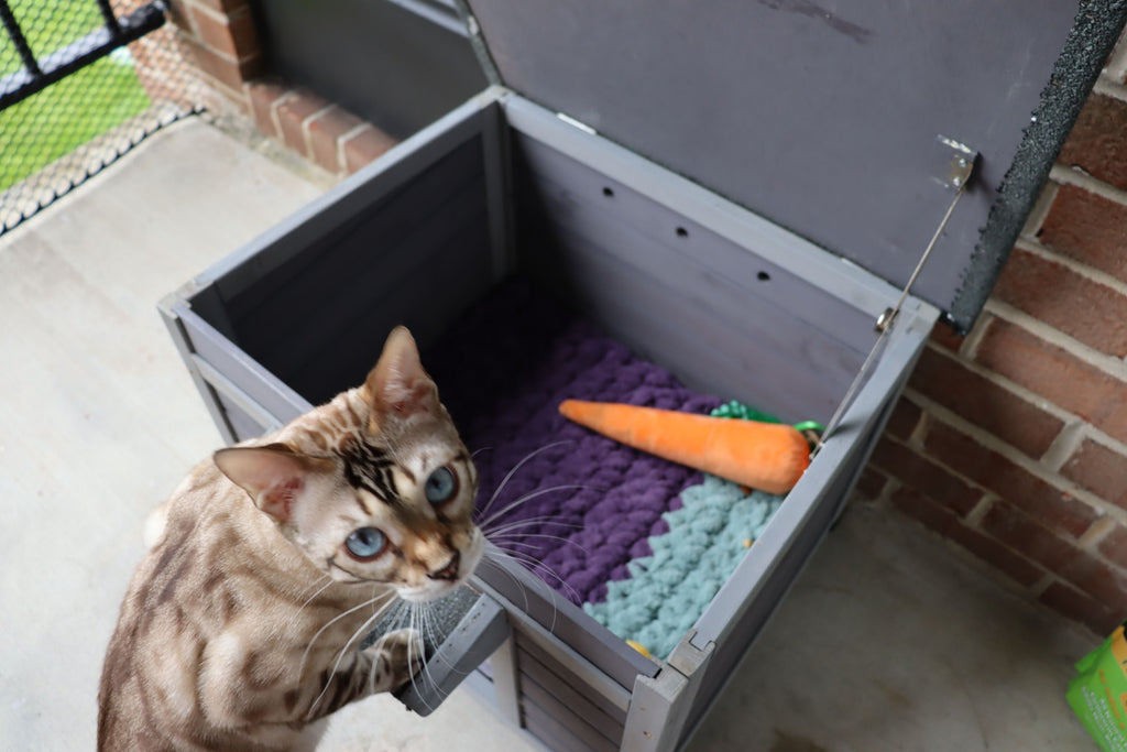 Aivituvin Cat House for Outdoor Cats Insulated Feral Kitty Shelter with Warm Liner for Winter Waterproof Rabbit Hutch for Bunnies,Cats